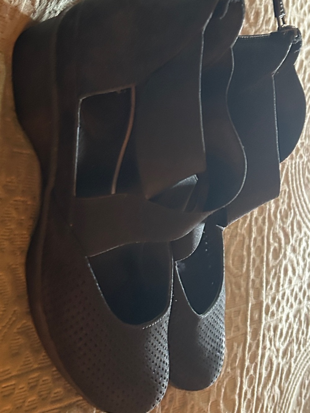 Dansko Black Perforated Cross-Strap shoes size 38 (7.5 -8 women) - Picture 6 of 7